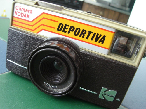 Cámara Kodak Deportiva + 1 Rollo 126 100 Asa 12 Fotos