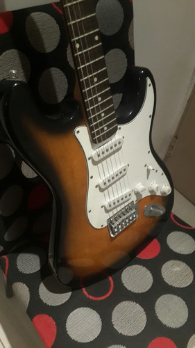 Guitarra Stratocaster Castle Rock Sunburst, Jaula De Faraday