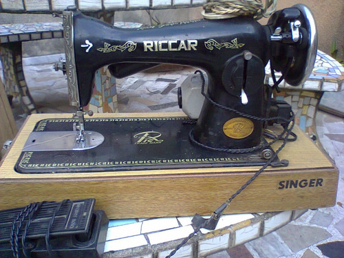Maquina De Coser Singer Riccar