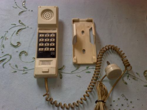 Vintage Antlguo Teléfono De Pared  Con Cable Y Soporte