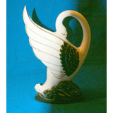 Preciosa Figura De Porcelana En Forma De Cisne.