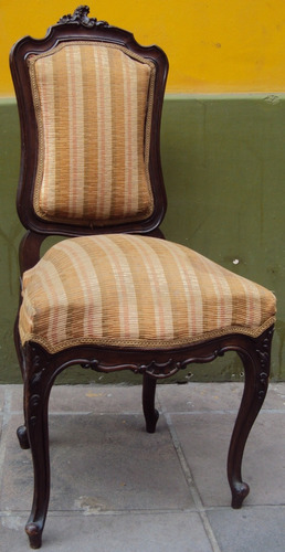 Cadeira Estilo Luís Xv Em Madeira Com Assento Antigo