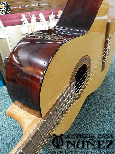 Guitarra Clásica Antigua Casa Nuñez Ol18 Con Funda Acolchada
