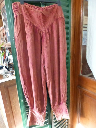 Babucha Pantalon Bordada Color Borravino.belgrano/quilmes