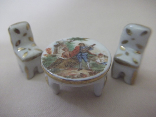B. Antigo - Mesa E Cadeiras Miniatura Em Porcelana Limoges