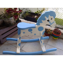 caballitos de madera pintados