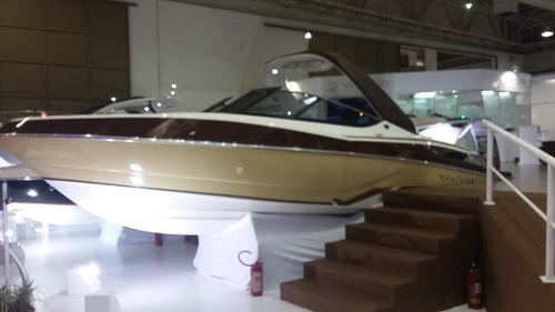 LANCHA VENTURA V250 VINTAGE MERCRUISER 4.5 250 HP GAS - 0KM