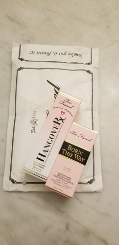 Too Faced Born This Way & Hangover Primer Set Tono: Honey