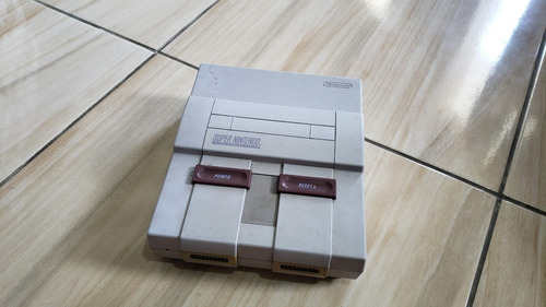 Super Nintendo Fat Só O Console Sem Nada. O Som Tá Com Um Dumm No Fundo. B1