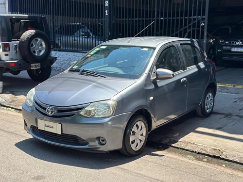 Toyota Etios 2015 1.5 Xs 5 P