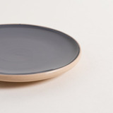 Plato Postre Korba Gris Oscuro Brillante Con Beige 20cm