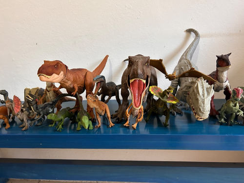 Colección De 22 Figuras De La Franquicia Jurassic Park