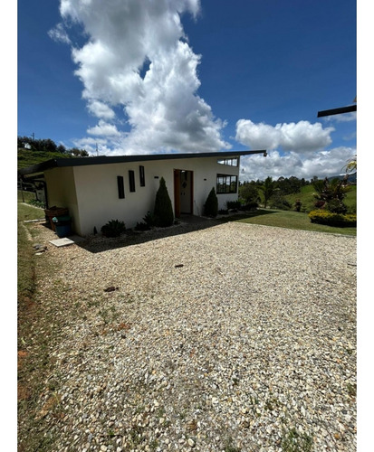 Linda Casa Finca De Lujo En Venta En El Carmen De Viboral - Imagen 3