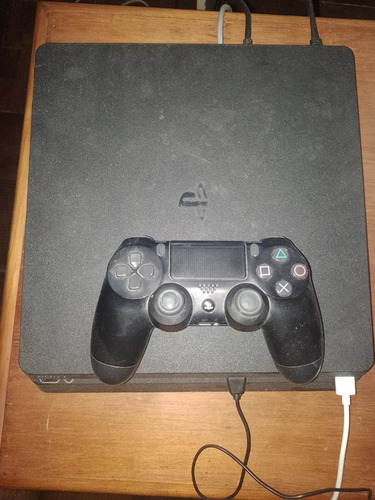 Play Station 4 (slim)