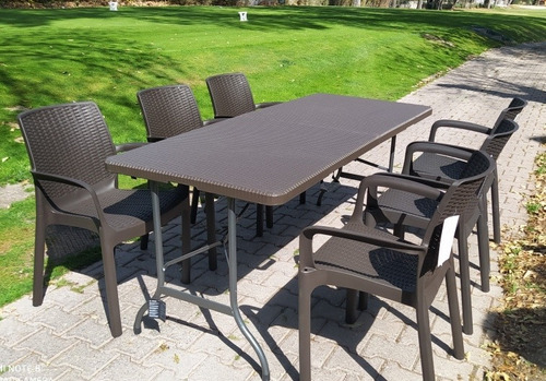 Mesa Plegable Con 6 Sillas Para Exterior.