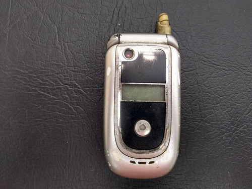 Celular Motorola V235