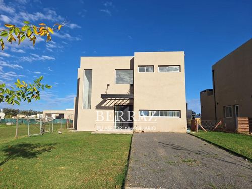 Casa Venta 5 Ambientes En Santa Lucía Pilar Del Este Lote De 516 M2