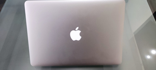 Macbook Air (13-inch, Early 2015) 13.3 /1.6ghz/8gb/128ssd