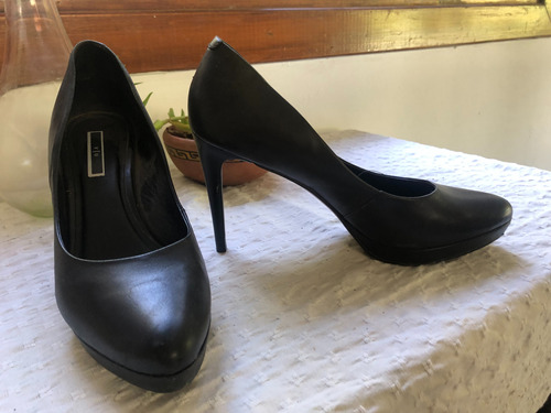 Zapatos Negros De Mujer - Como Nuevos. Taco 10 Cm. 