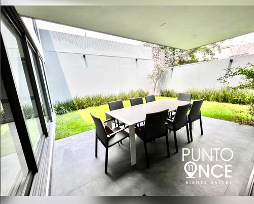 Casas De Lujo En Venta En Jardines Del Pedregal Con Casa Club