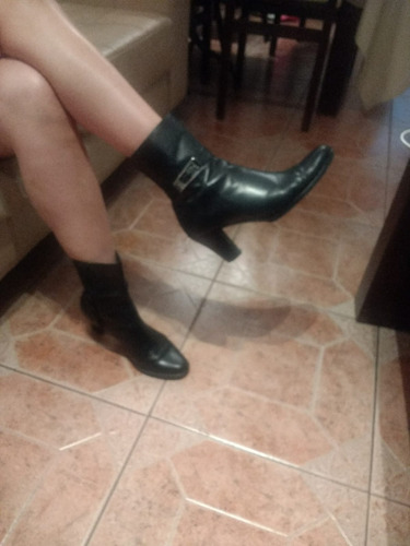 Botas De Cuero Blaque Negras Cortas Talle 39