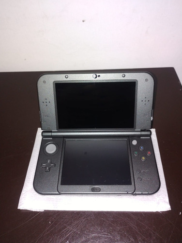 Nintendo New 3ds Xl + 3 Juegos Fisicos