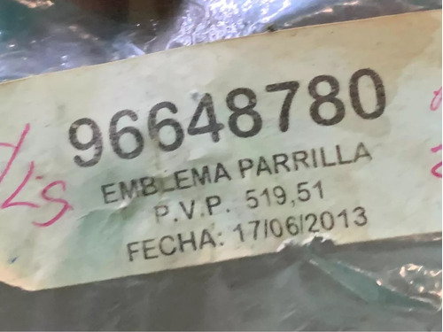 Emblema Parrilla Aveo Lt 2011 Con Detalle Foto 3