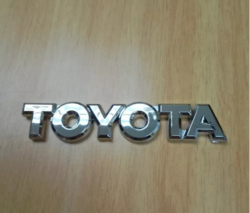 Emblema Palabra Toyota De Maleta Yaris  Foto 3