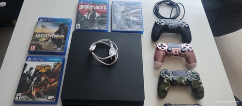 Se Vende Ps4 Por Renovación Viene Con 4 Controles Y 7 Juegos