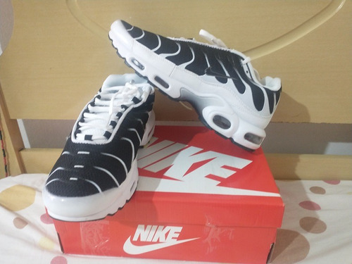 Tenis Nike Air Max Tn Plus Preto E Branco Nº41 Original!!!