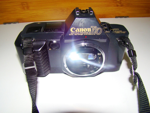 Camara Canon T70  Solo Body 