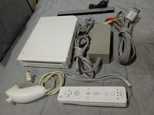 Nintendo Wii Retrocompatible + 24 Juegos Instalados En Sd