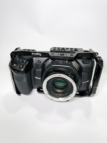Camera Blackmagic Pocket 4k + Speed Booster Viltrox