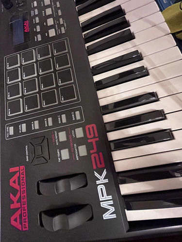 Controlador Usb  Sensitivo Pads Aftertouch Mpk 249 Akai