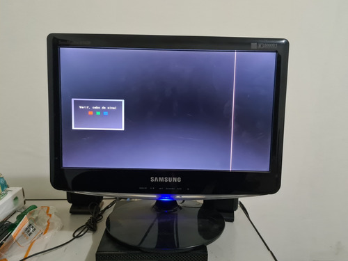 Monitor Lcd 16 Samsung Com Detalhe Na Tela