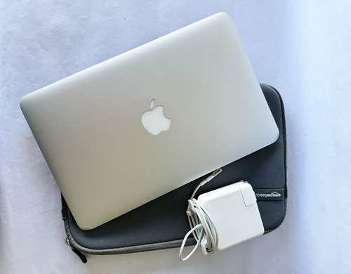 Macbook Air A1370 (11-inch, Mid 2011) 120gb / Memory 4gb