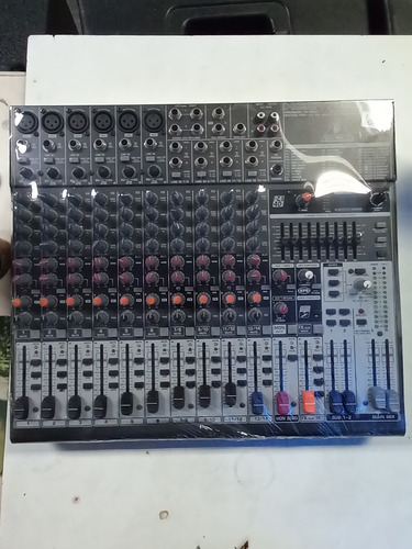 Mesa De Som Behringer 18 Canais S/  Juros Frete Gratis