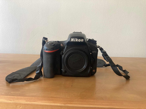 Nikon D750, Solo Cuerpo