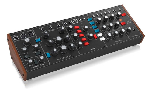 Behringer Model D Sintetizador Analógico