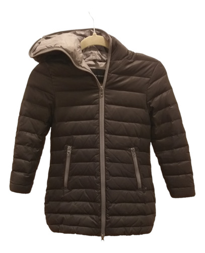 Campera Nena T8/9 Little Akiabara. Excelente Estado.