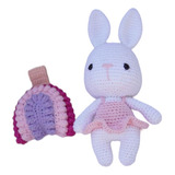 Coneja Amigurumi Bailarina + Sonajero Arcoíris 