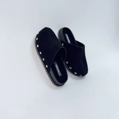 Flat Mujer Tipo Clog Sueco Con Estoperoles Negro Zp Shoes | Meses sin interés