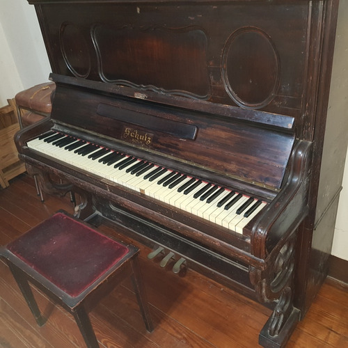 Piano Antiguo De Estudio, Schutz