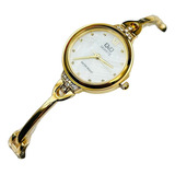 Reloj Fino Para Dama En Acero Marca Q&q