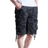 O Shorts Cargo Camuflados Com Várias Bolsas