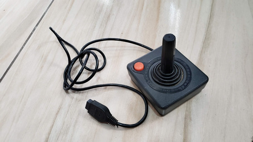 Controle Do Atari Funciona, Mas Direcional Pra Baixo Ta Ruim