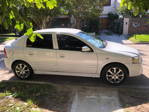 Chevrolet Astra 2011 2.0 Gls, Con Gnc, 8 Valvulas