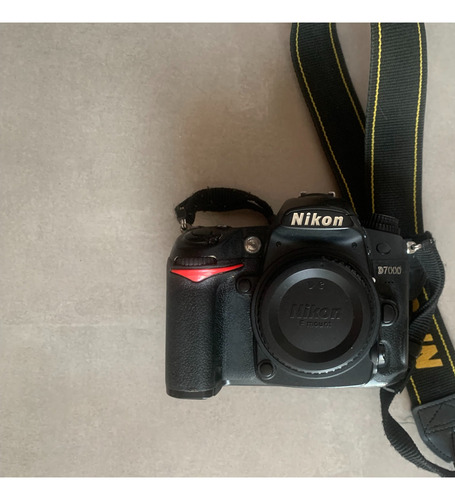  Nikon D7000 Dslr Cor  Preto - Usada + 1 Bateria