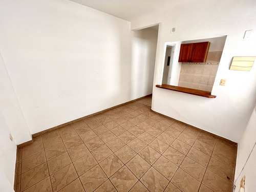 Venta De Apartamento Con 2 Dormitorios En Cordón Sur