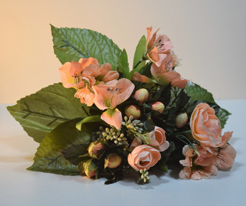 Ramo Flores De Camelias Y Frutas Artificiales - Regalosdeco